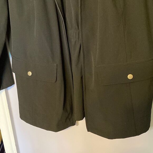 New Peck & Peck Size Medium Lightweight Zippered Jacket with Roll Up Snap Sleeve - Picture 9 of 16